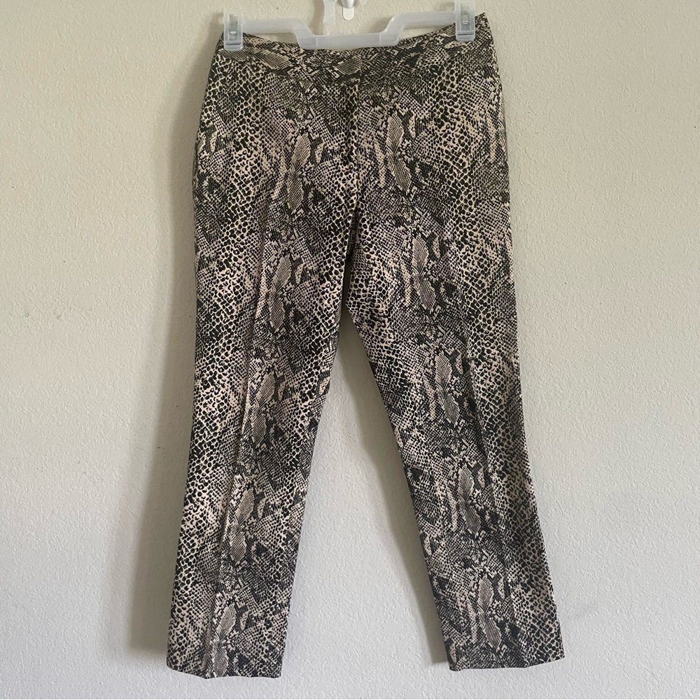Rafaella woman snake print ankle trousers size 6 brown businesscasual old money